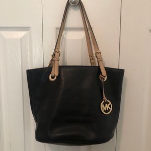 Michael Kors Jet Set Tote